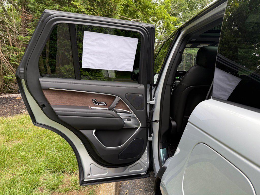 New 2025 Land Rover Range Rover SE image 11