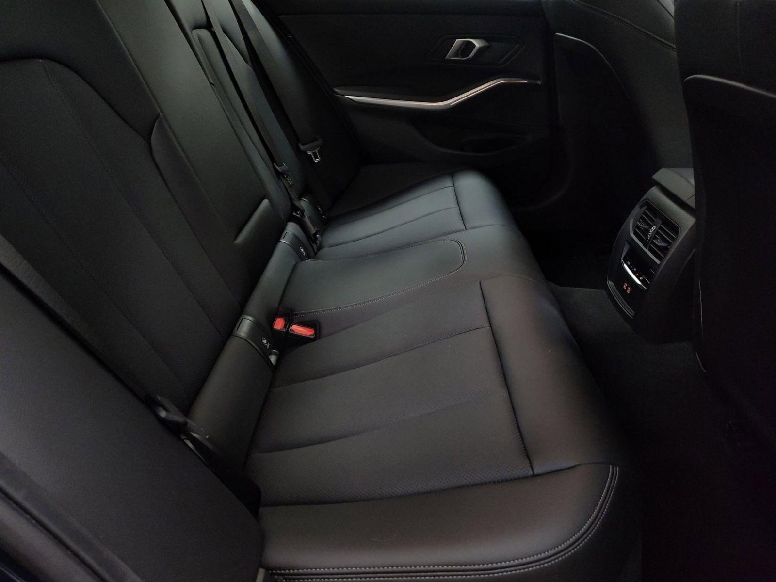 Used 2025 BMW 330i xDrive Sedan image 27