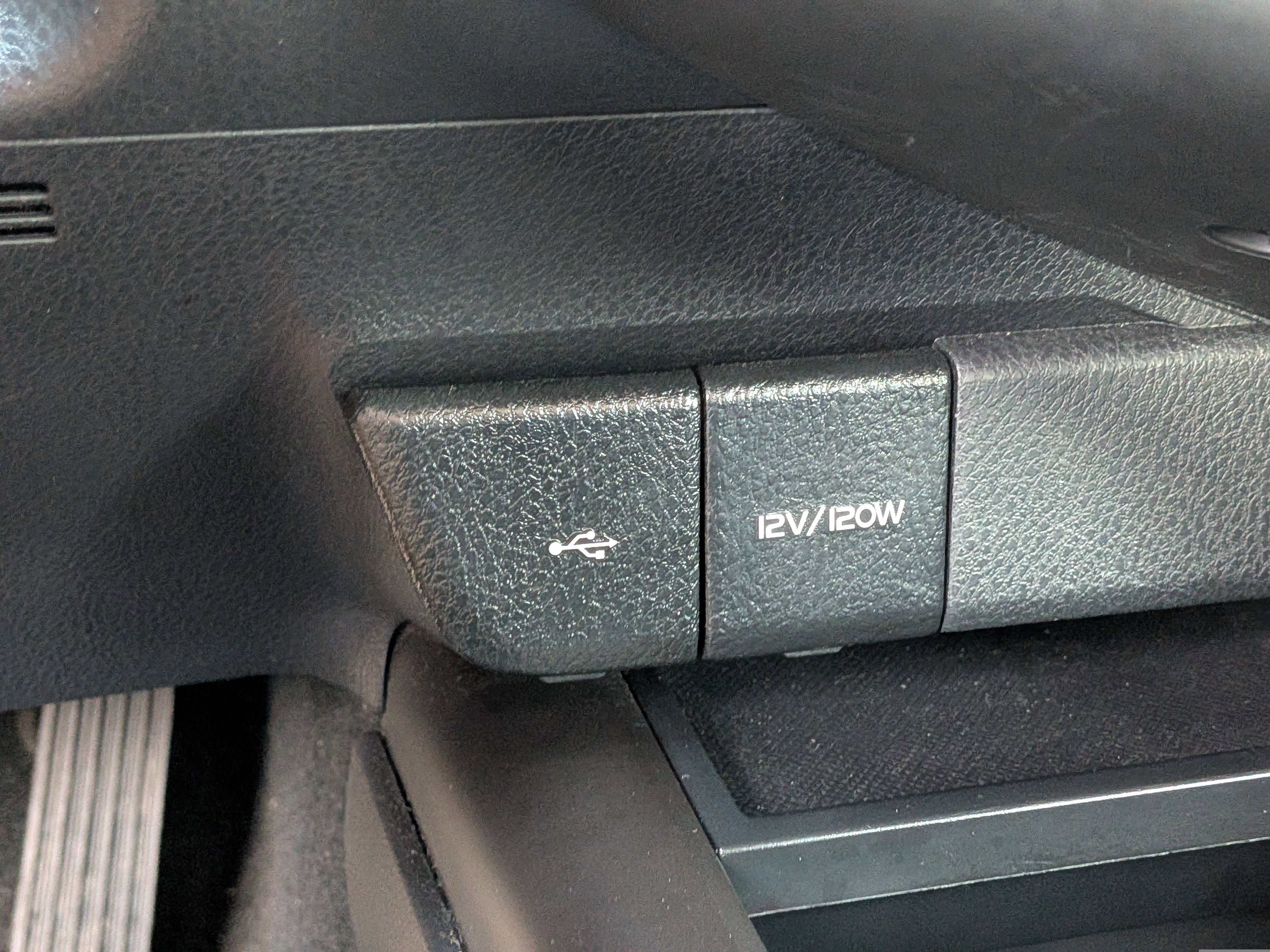 Used 2024 Toyota Camry SE w/ Cold Weather Package AWD/4WD image 27