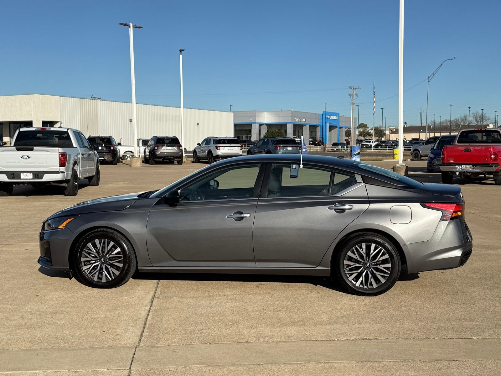 Used 2024 Nissan Altima 2.5 SV image 8