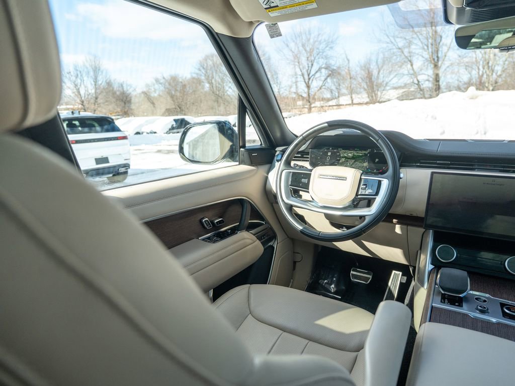 Certified 2023 Land Rover Range Rover SE image 18