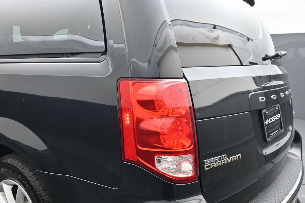 Used 2016 Dodge Grand Caravan SXT FWD image 40