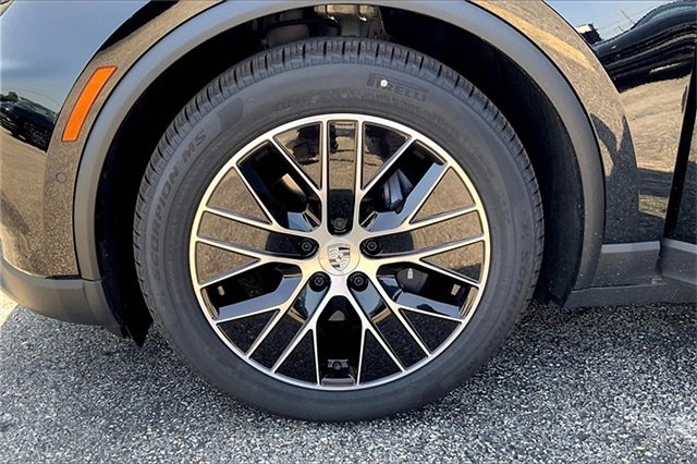 Used 2025 Porsche Macan Electric image 14