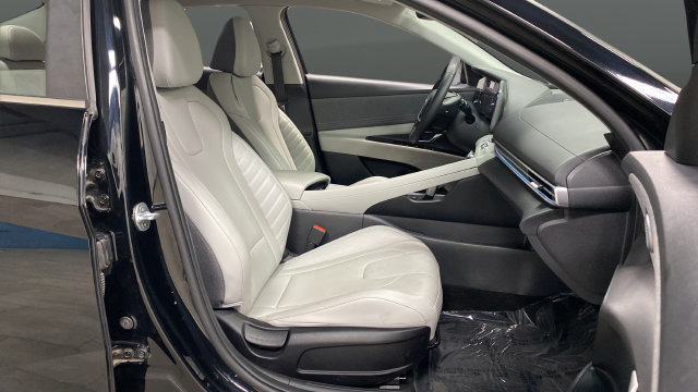 Used 2023 Hyundai Elantra Limited w/ Cargo Package FWD image 25