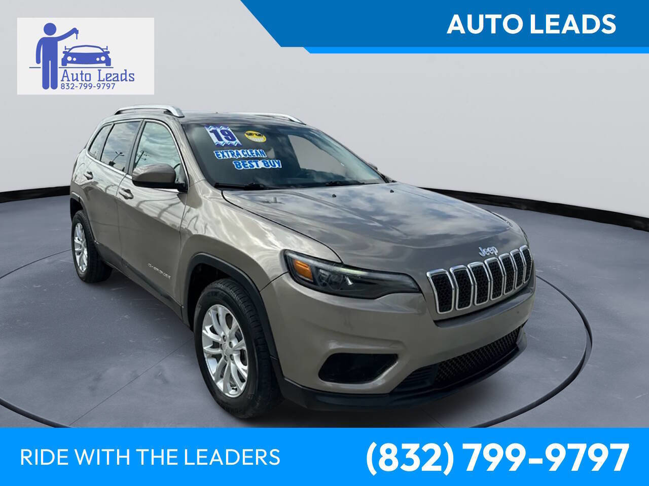 Used 2019 Jeep Cherokee Latitude w/ Popular Appearance Group image 1