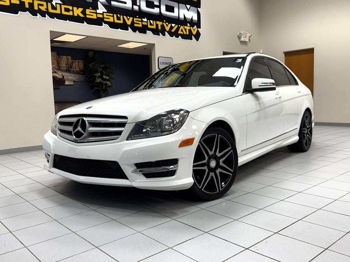 Used 2013 Mercedes-Benz C 300 4MATIC Sedan image 2