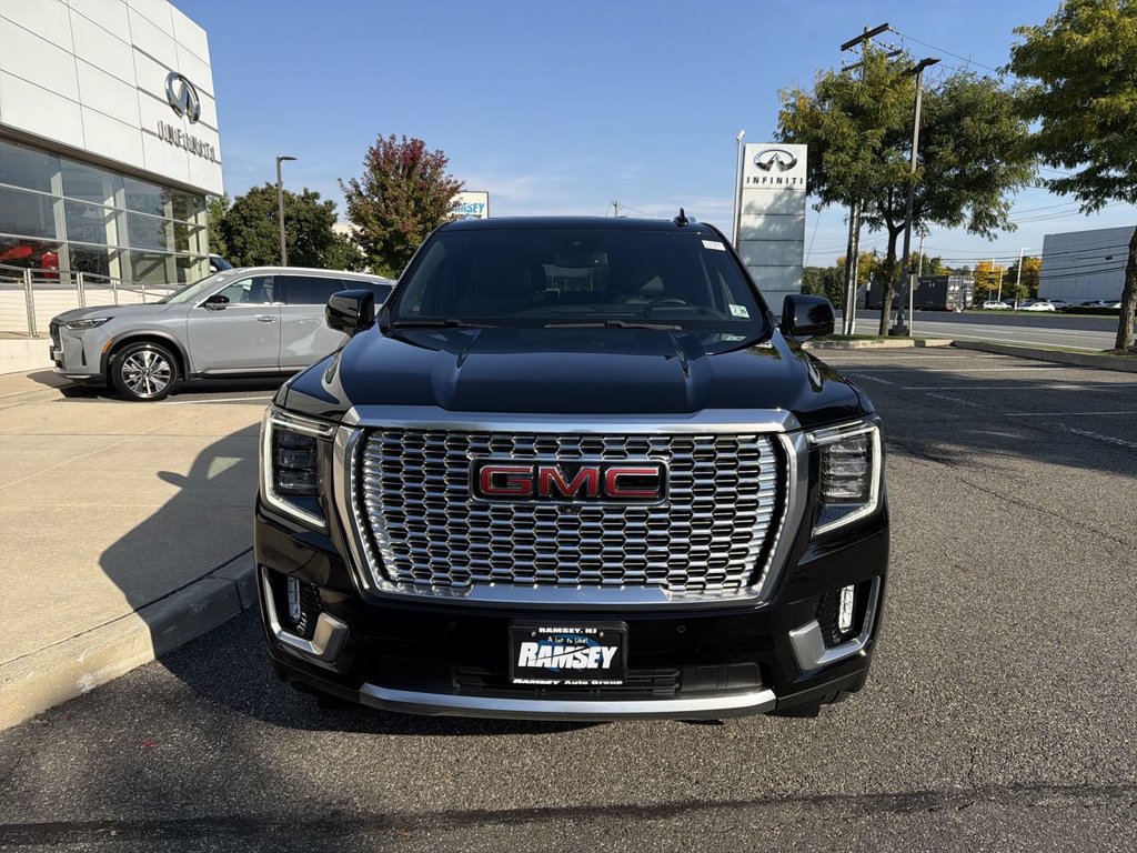 Used 2024 GMC Yukon Denali AWD/4WD image 3