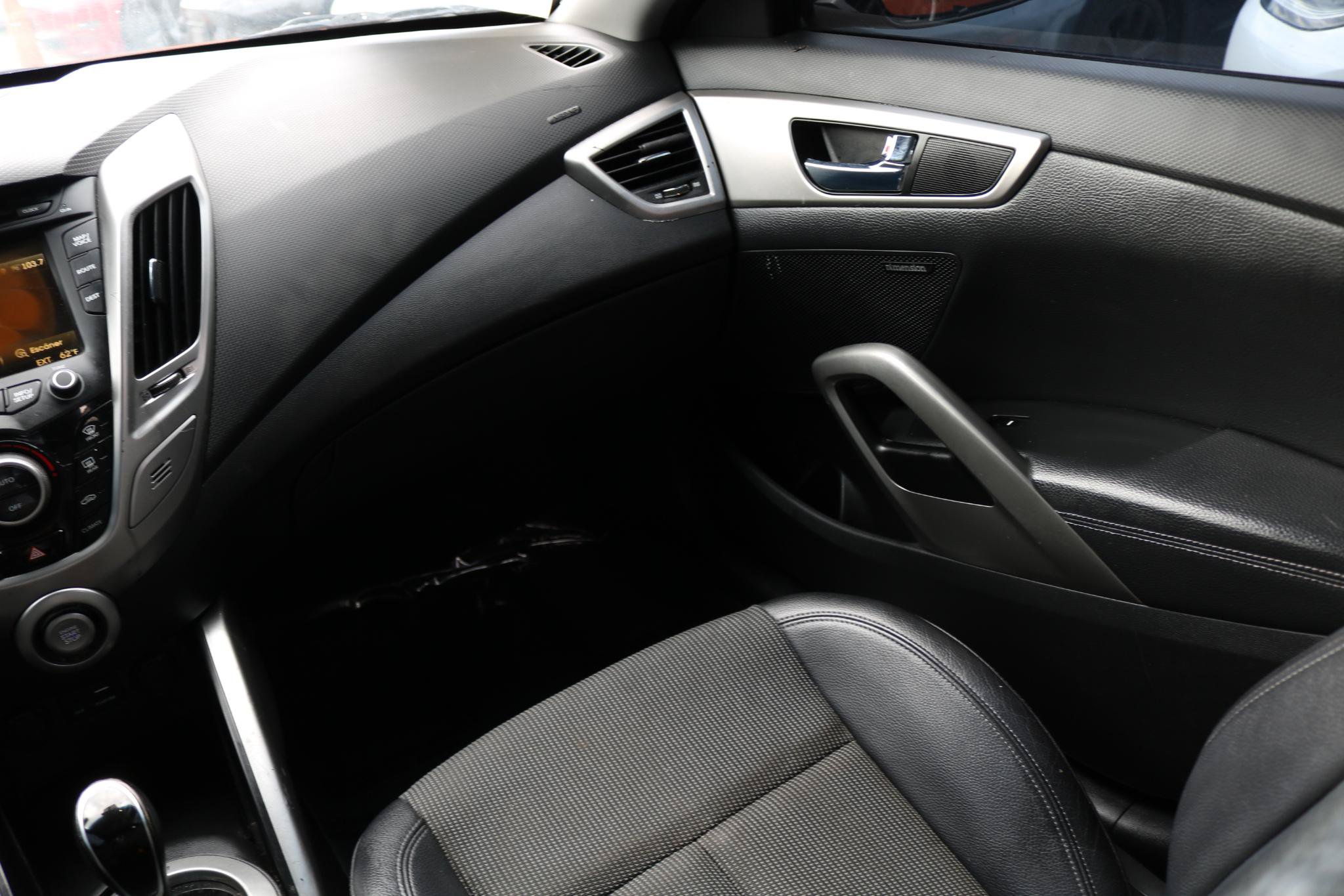 Used 2015 Hyundai Veloster w/ Option Group 03 FWD image 41