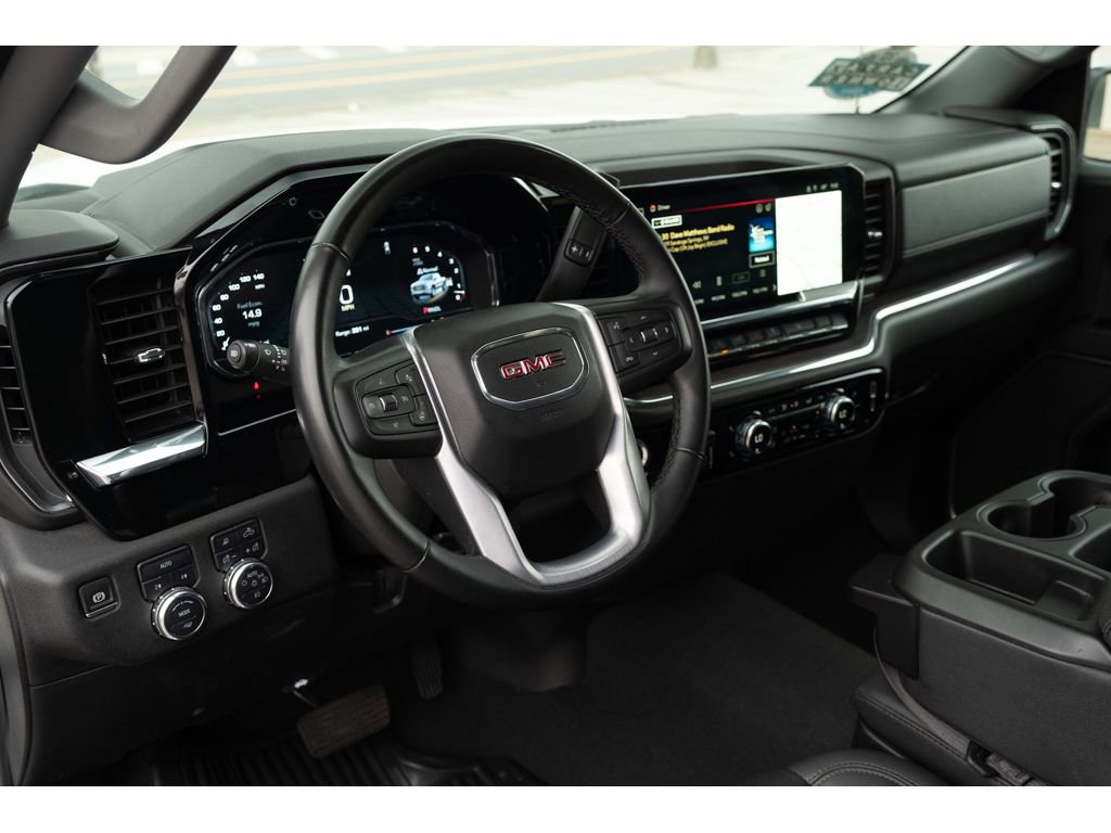 Certified 2025 GMC Sierra 1500 SLT image 10