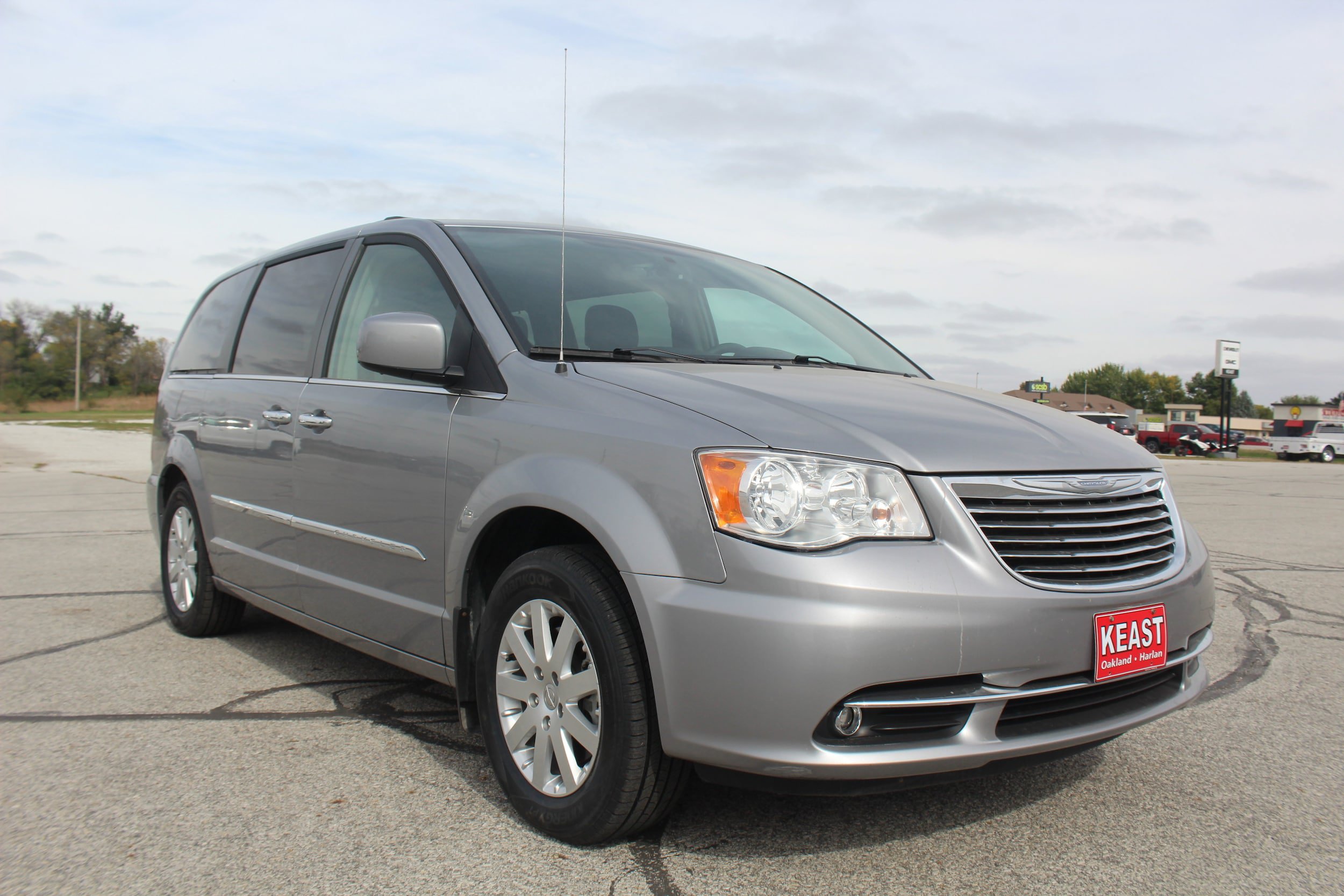 Used 2015 Chrysler Town & Country Touring w/ Trailer Tow Group FWD image 5