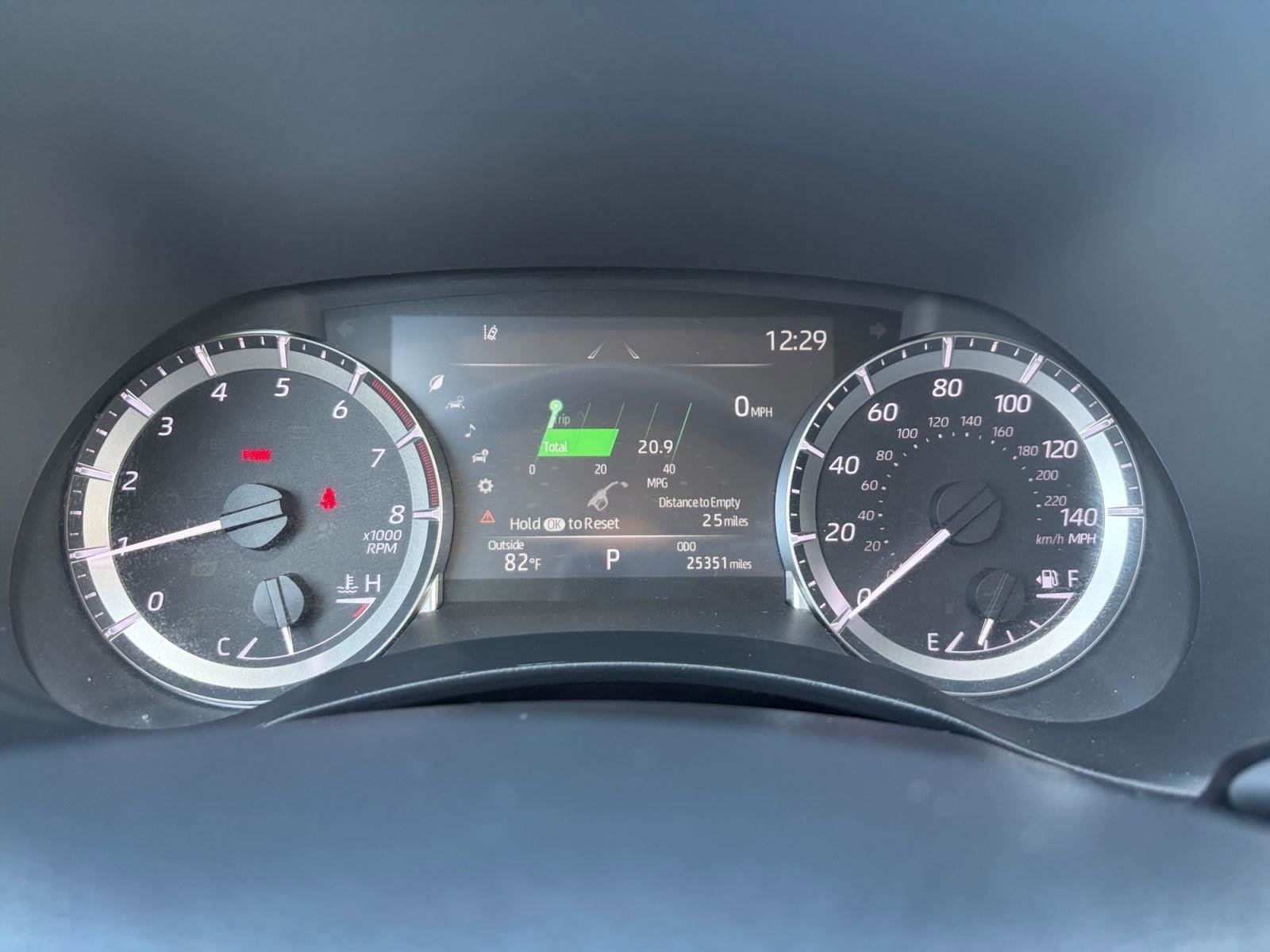 Used 2023 Toyota Highlander XLE image 11