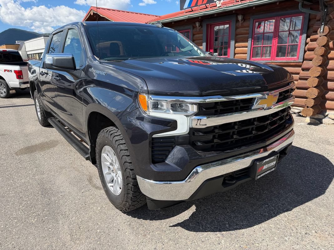 Used 2023 Chevrolet Silverado 1500 LT AWD/4WD image 2