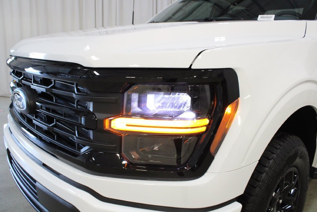 New 2026 Ford F150 XLT w/ XLT Black Appearance Package AWD/4WD image 32