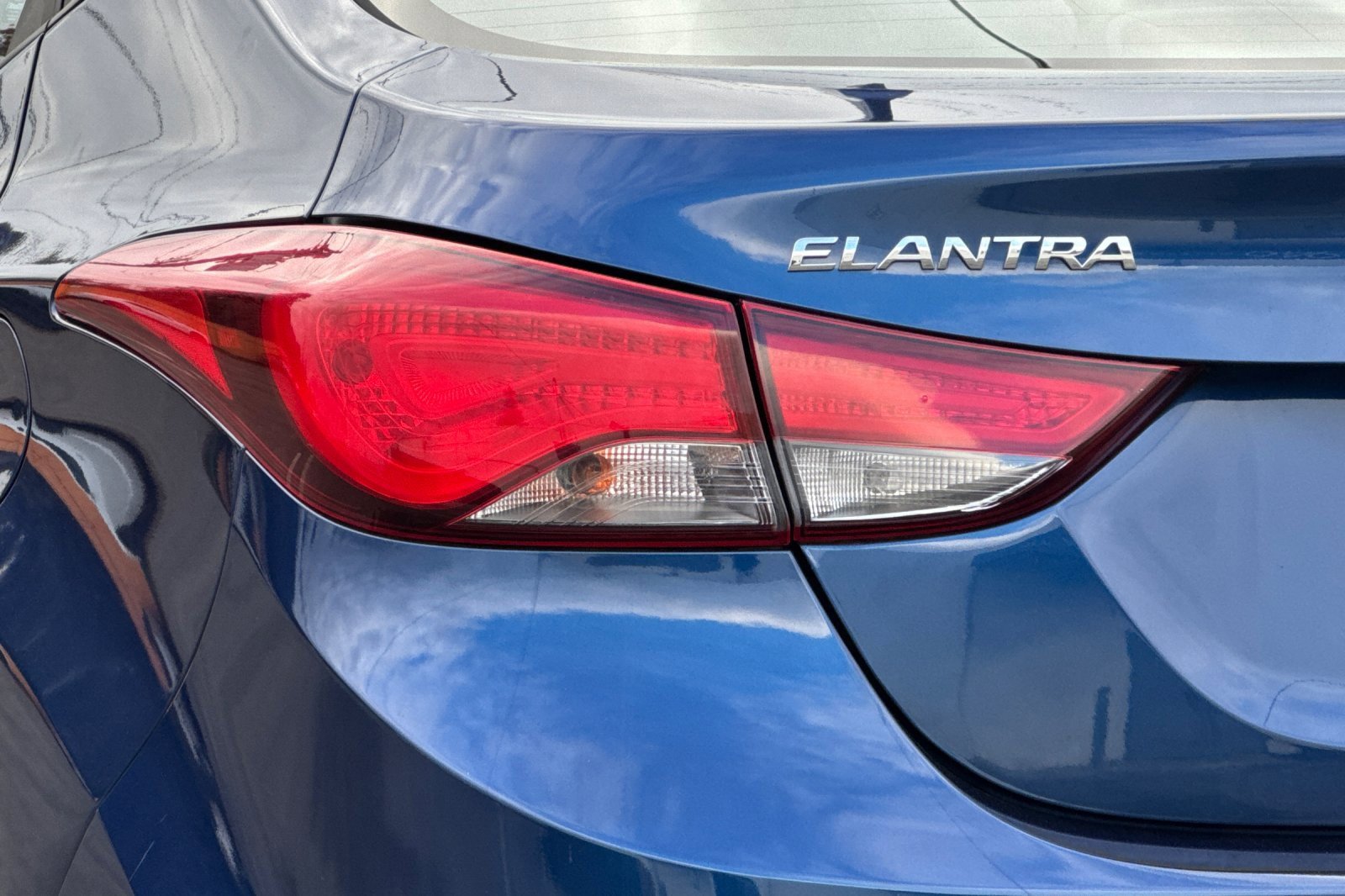 Used 2016 Hyundai Elantra SE image 13