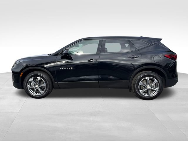 Certified 2025 Chevrolet Blazer LT AWD/4WD image 2