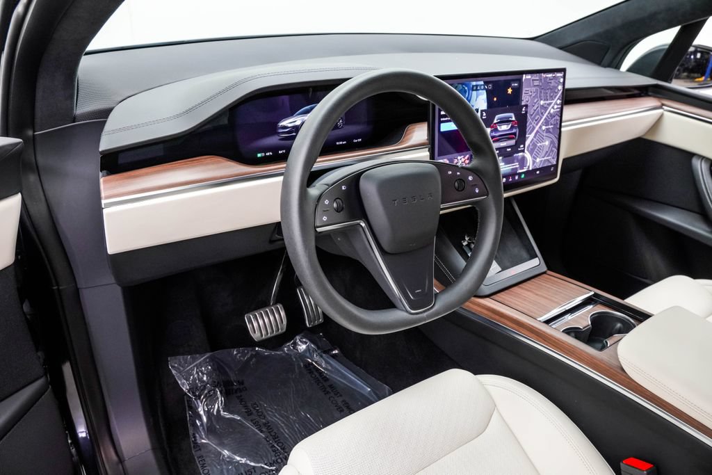 Used 2025 Tesla Model X AWD/4WD image 23