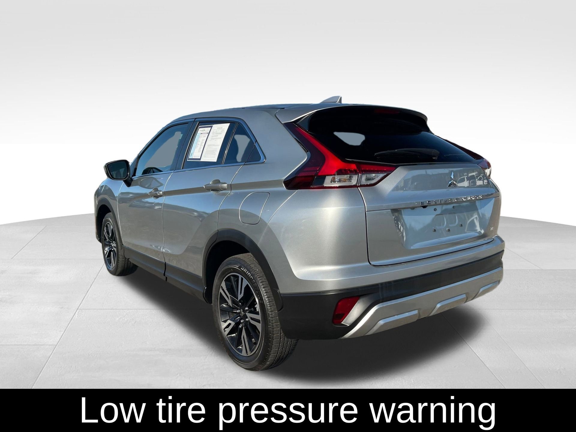 Used 2025 Mitsubishi Eclipse Cross Black Edition image 8