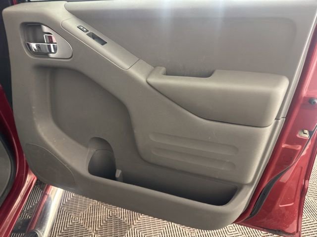 Used 2020 Nissan Frontier SV image 25