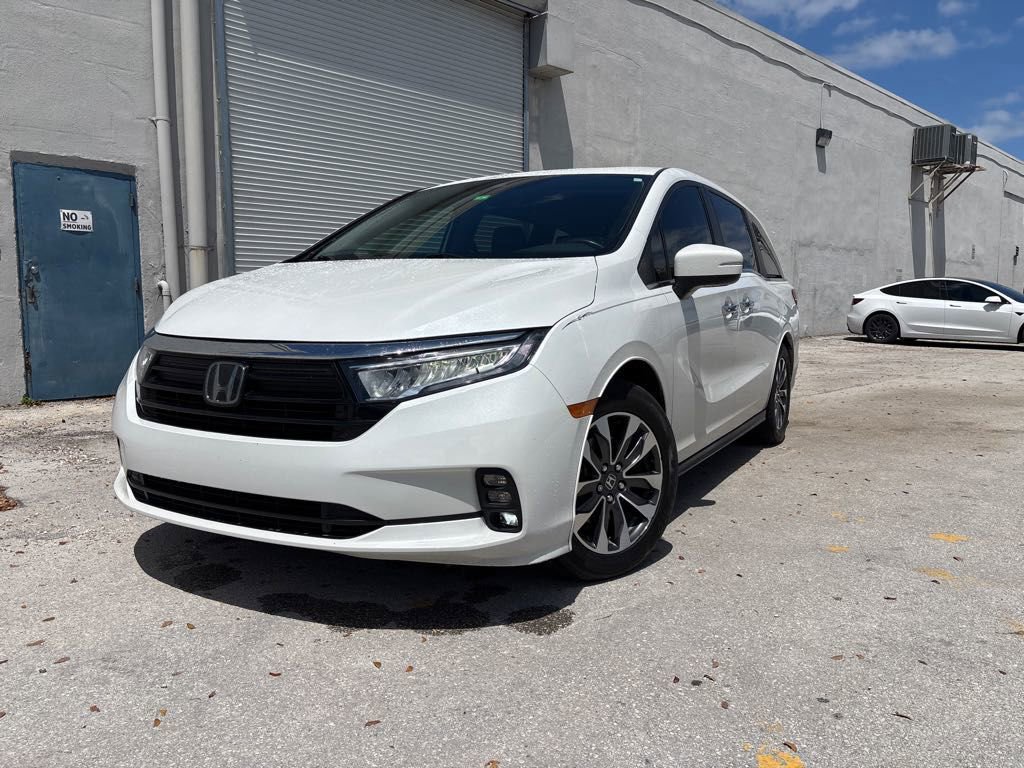 Used 2023 Honda Odyssey EX-L image 3