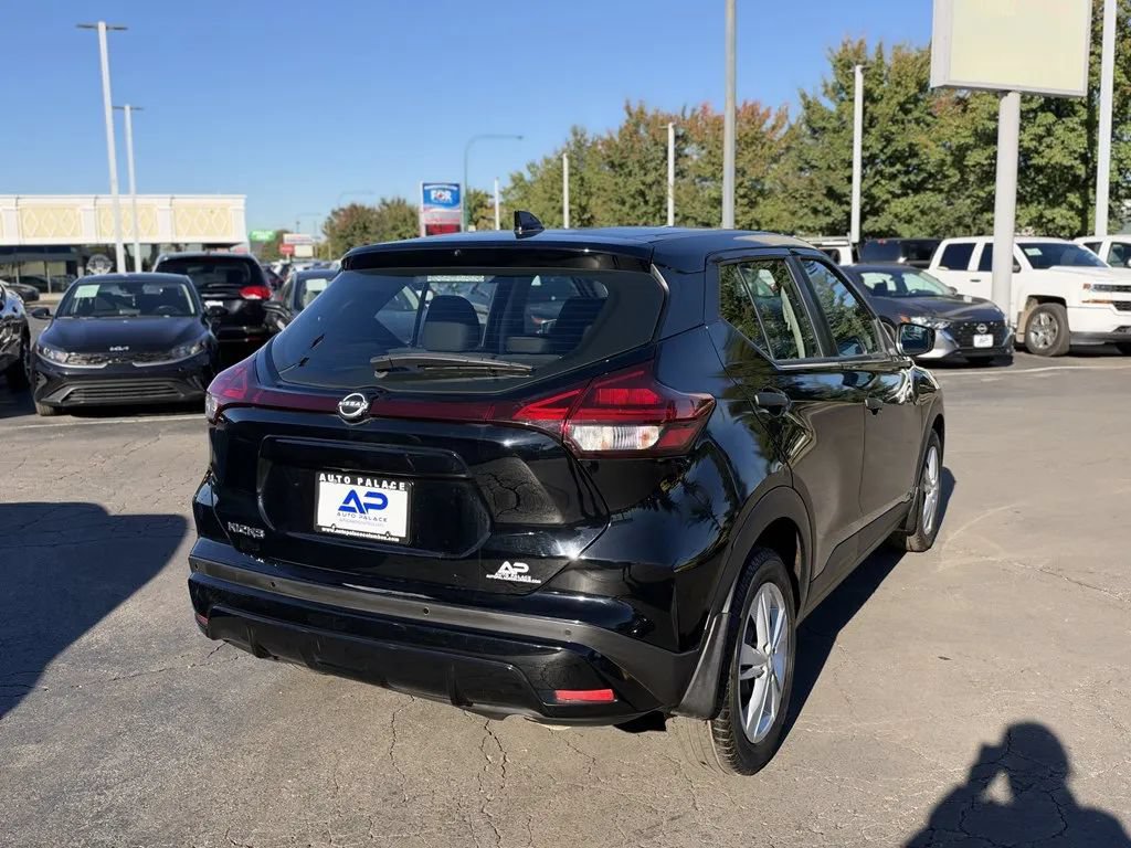 Used 2022 Nissan Kicks S FWD image 6