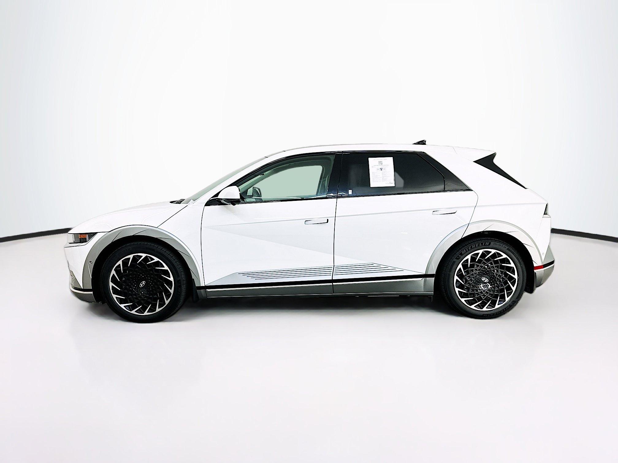 Used 2024 Hyundai Ioniq 5 Limited AWD/4WD image 4