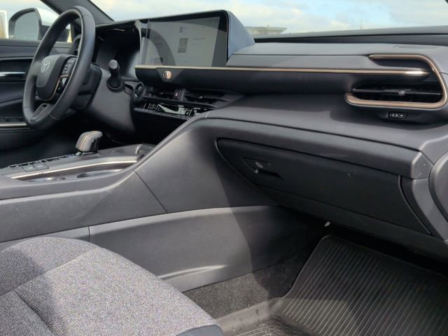 Certified 2023 Toyota Crown XLE image 28