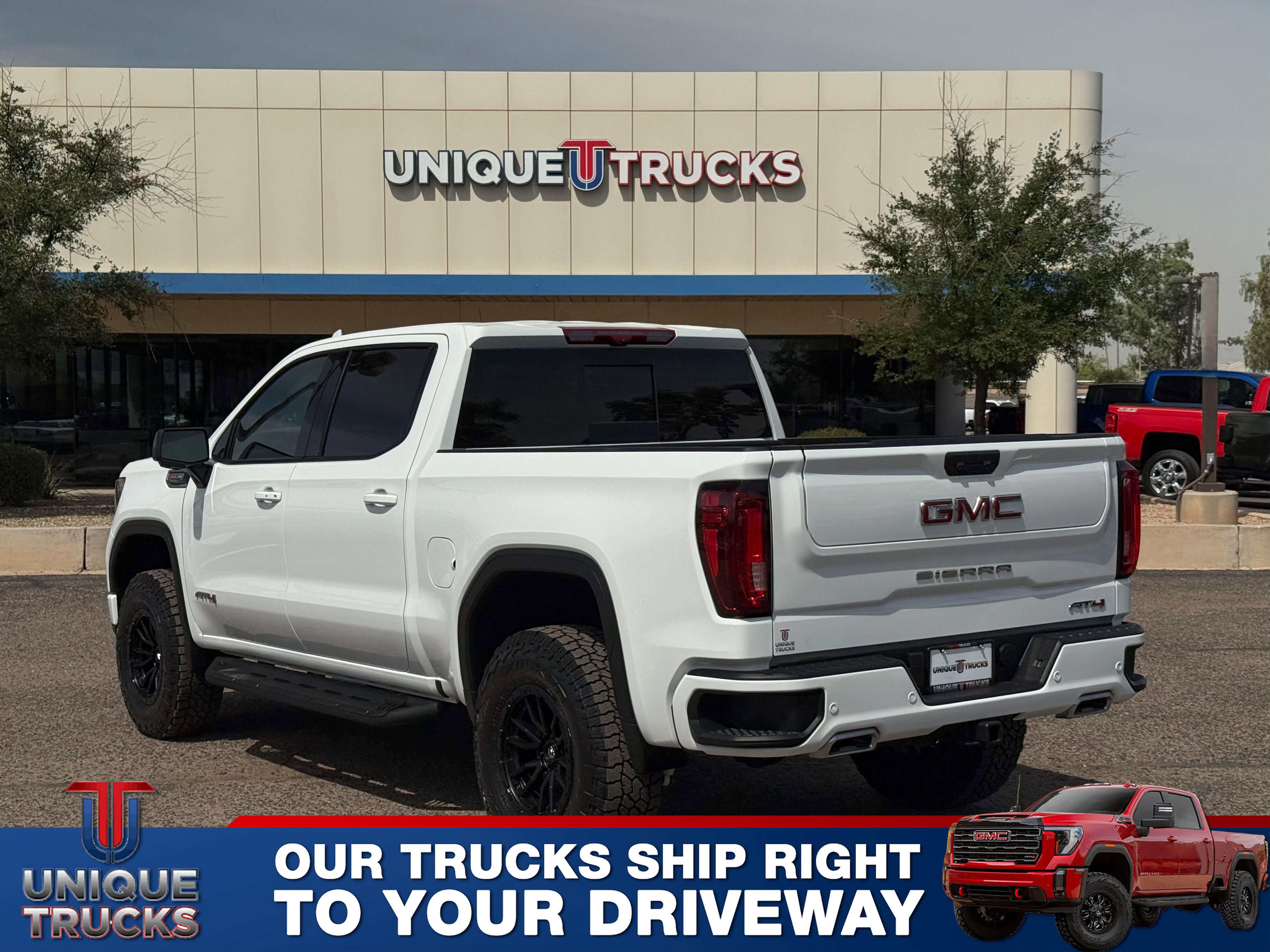 Used 2025 GMC Sierra 1500 AT4 w/ Technology Package AWD/4WD image 8
