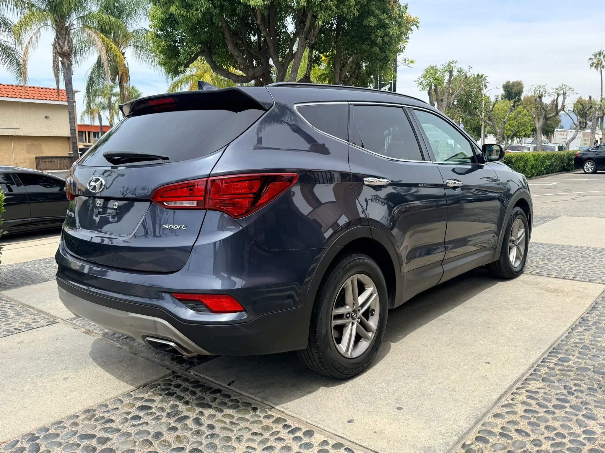 Used 2018 Hyundai Santa Fe Sport w/ 2.4L Value Package 02 FWD image 5