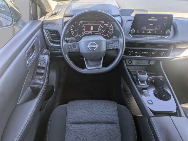 Used 2025 Nissan Rogue SV FWD image 17