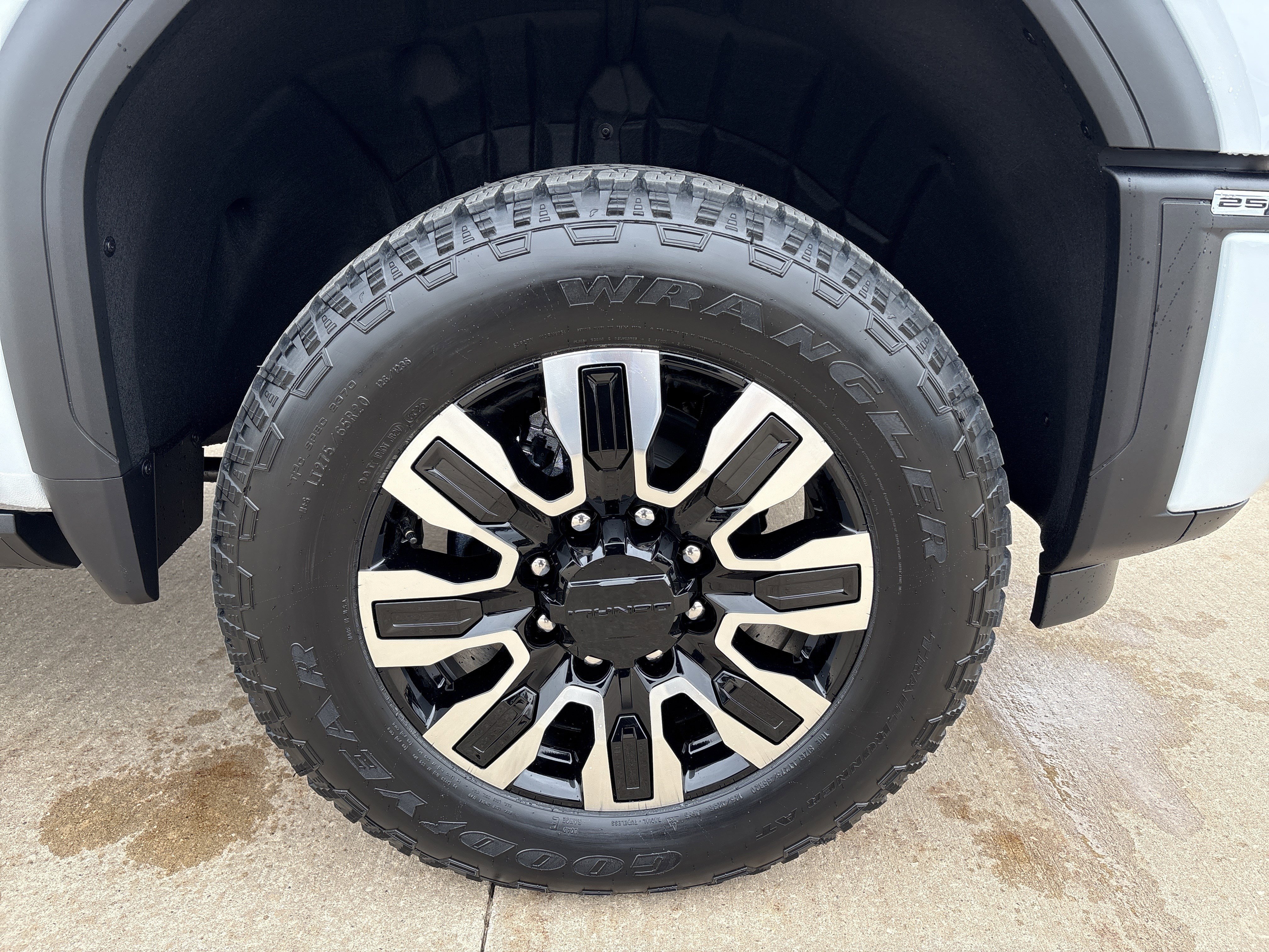 New 2026 GMC Sierra 2500 Denali Ultimate image 10