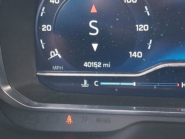 Used 2024 Chevrolet Suburban High Country image 22