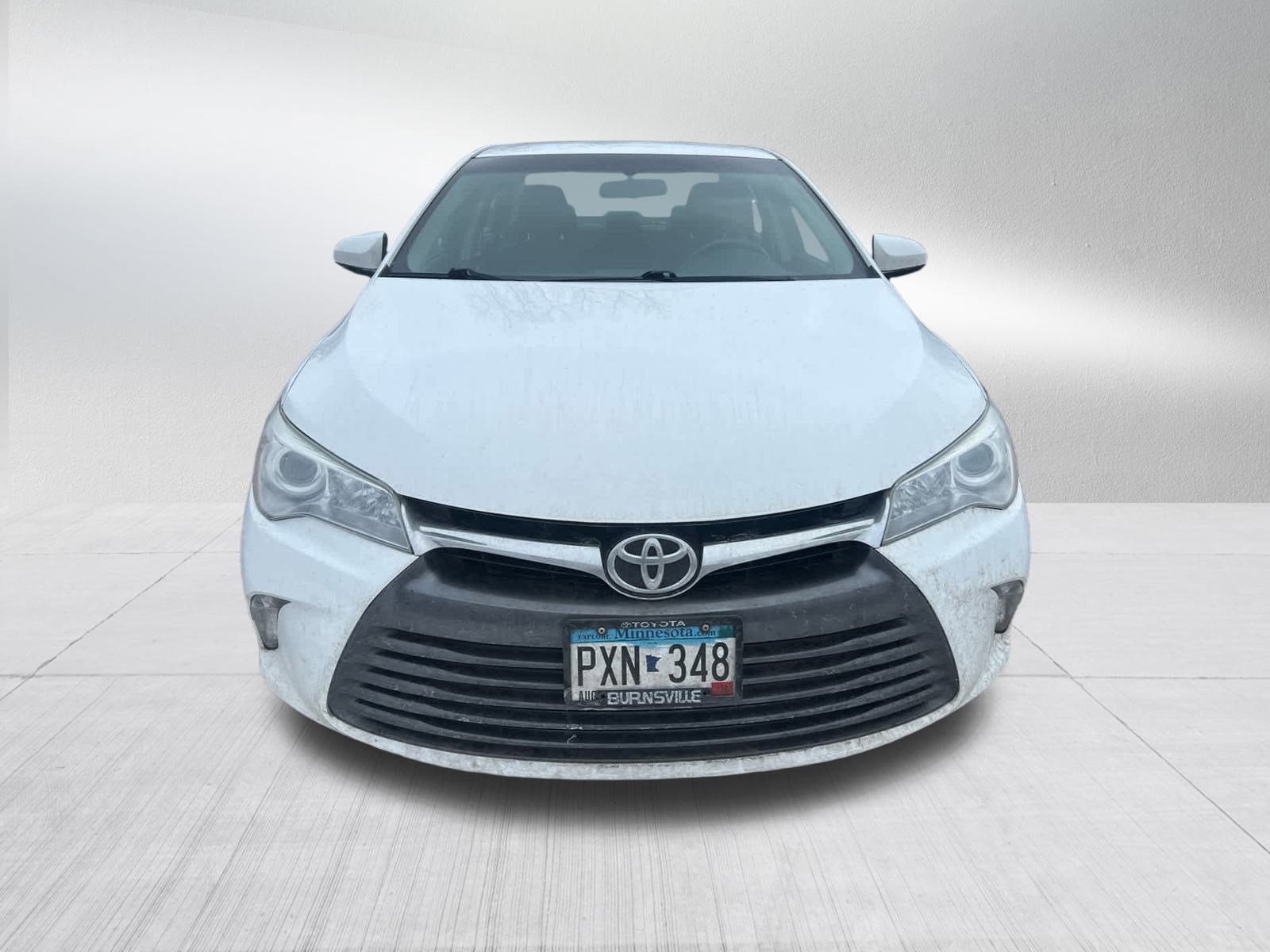 Used 2015 Toyota Camry LE image 2