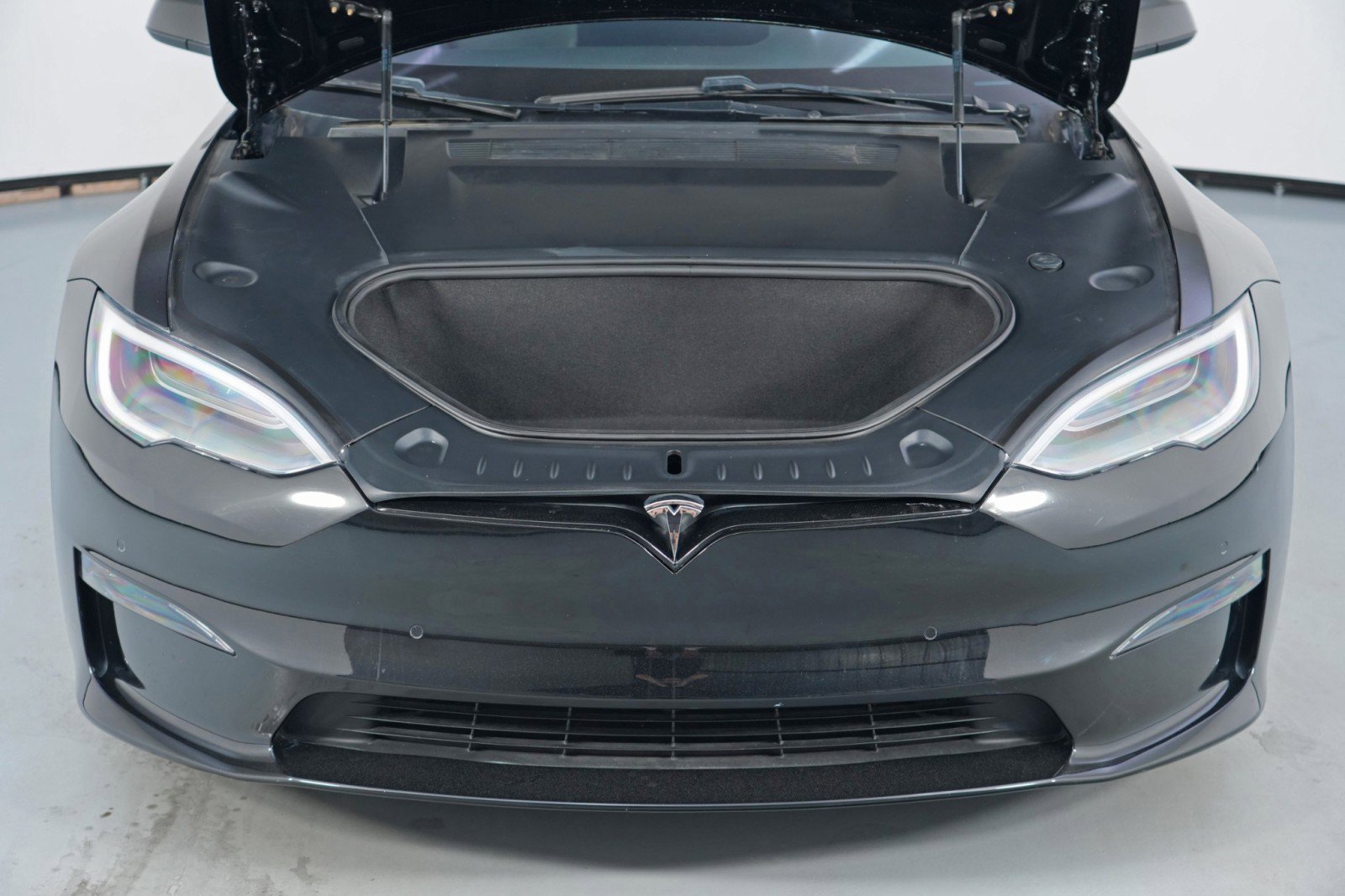 Used 2021 Tesla Model S Plaid image 8