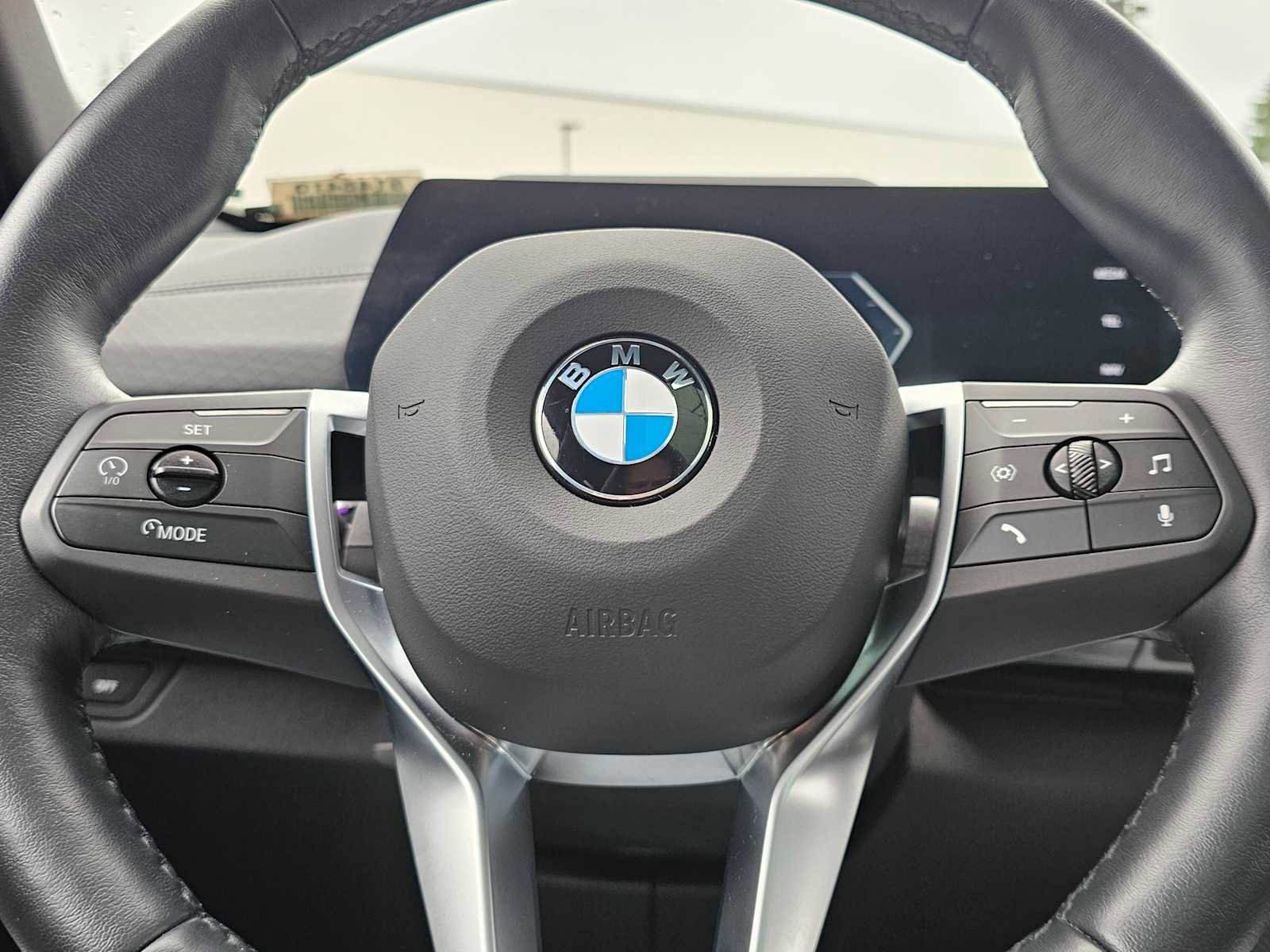 Used 2025 BMW X2 xDrive28i w/ Technology Package image 33