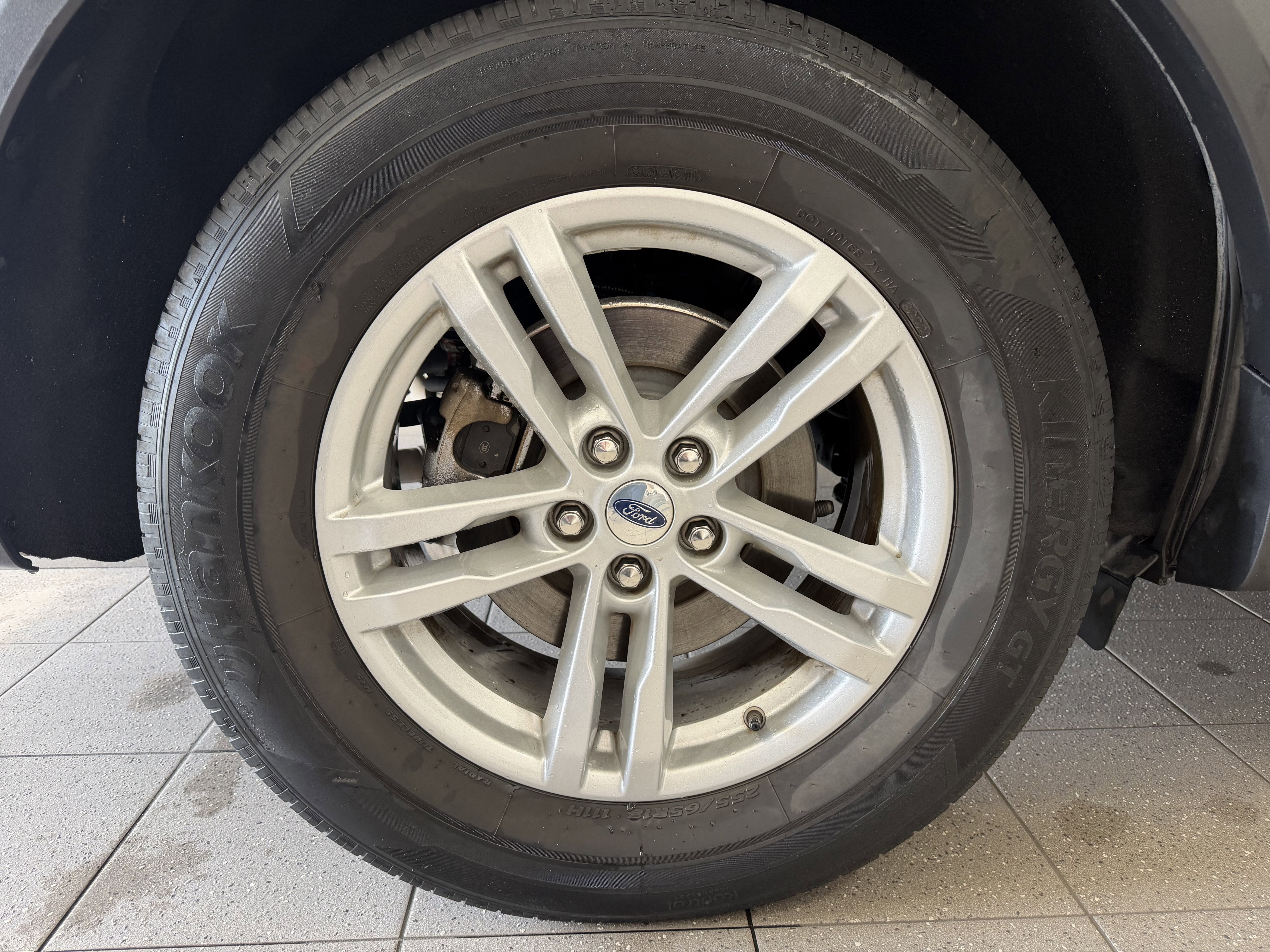 Used 2022 Ford Explorer XLT w/ Equipment Group 202A RWD image 9