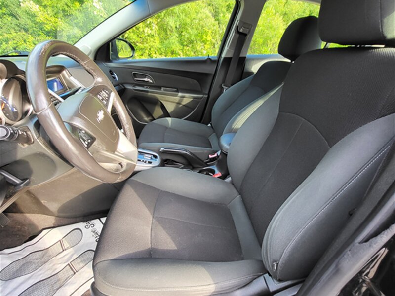 Used 2011 Chevrolet Cruze Eco FWD image 17