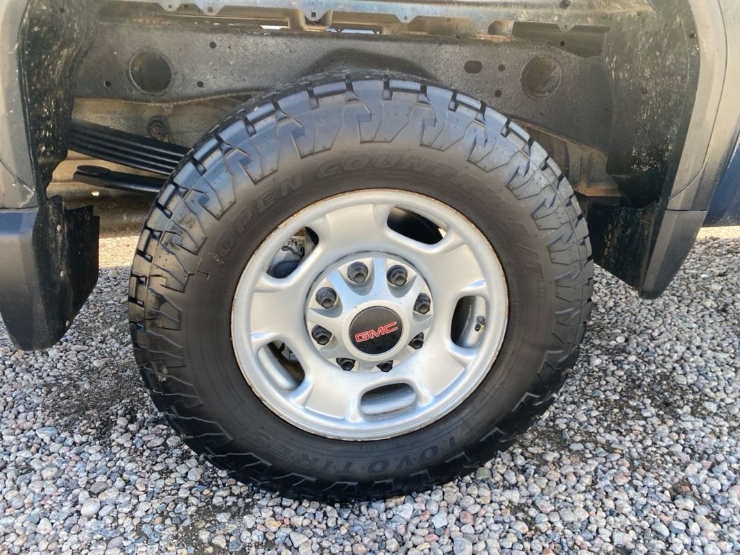 Used 2021 GMC Sierra 2500 SLE w/ X31 Off-Road Package AWD/4WD image 9