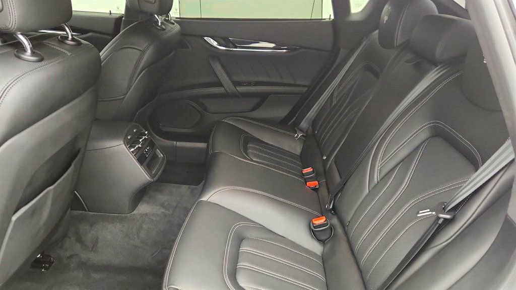 Used 2022 Maserati Quattroporte Modena image 21