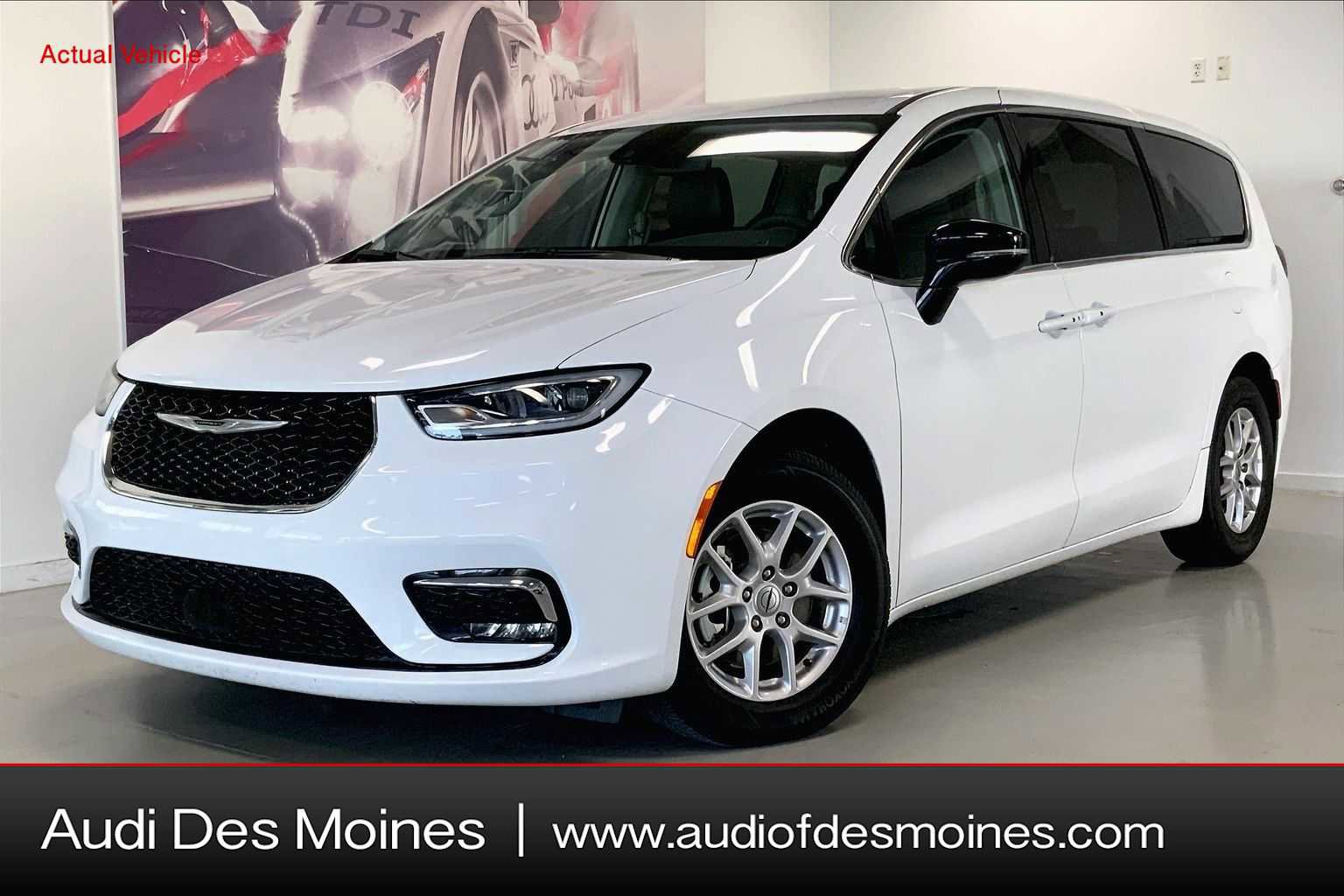 Used 2024 Chrysler Pacifica Touring-L