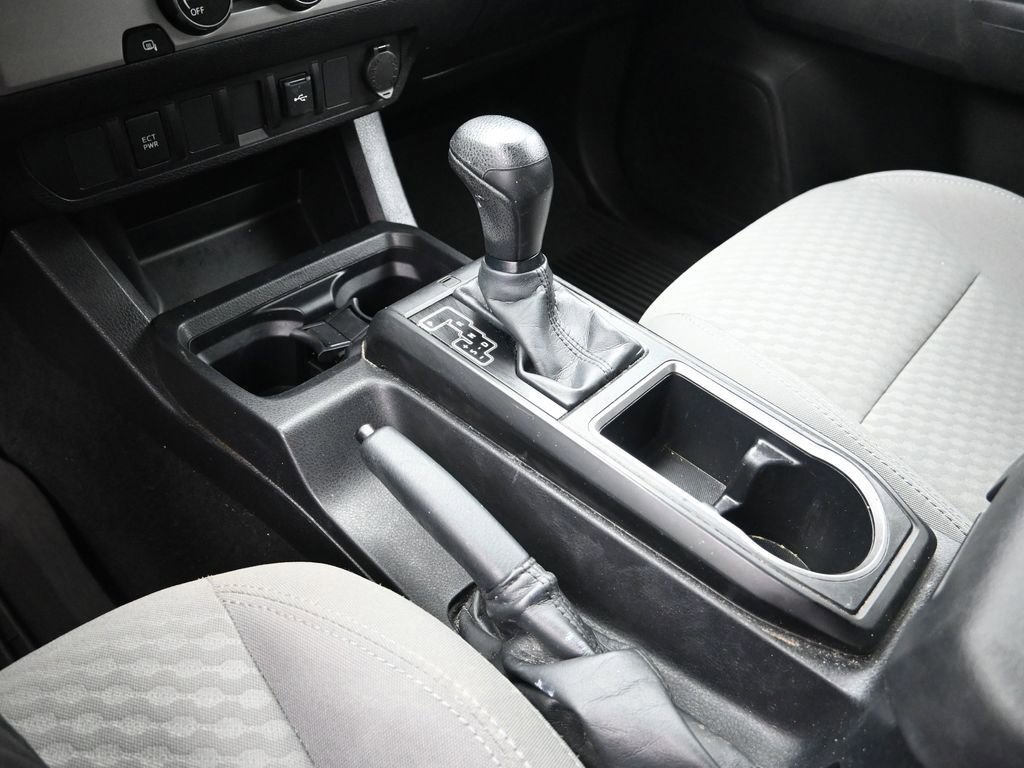 Used 2022 Toyota Tacoma SR w/ SR Convenience Package image 16