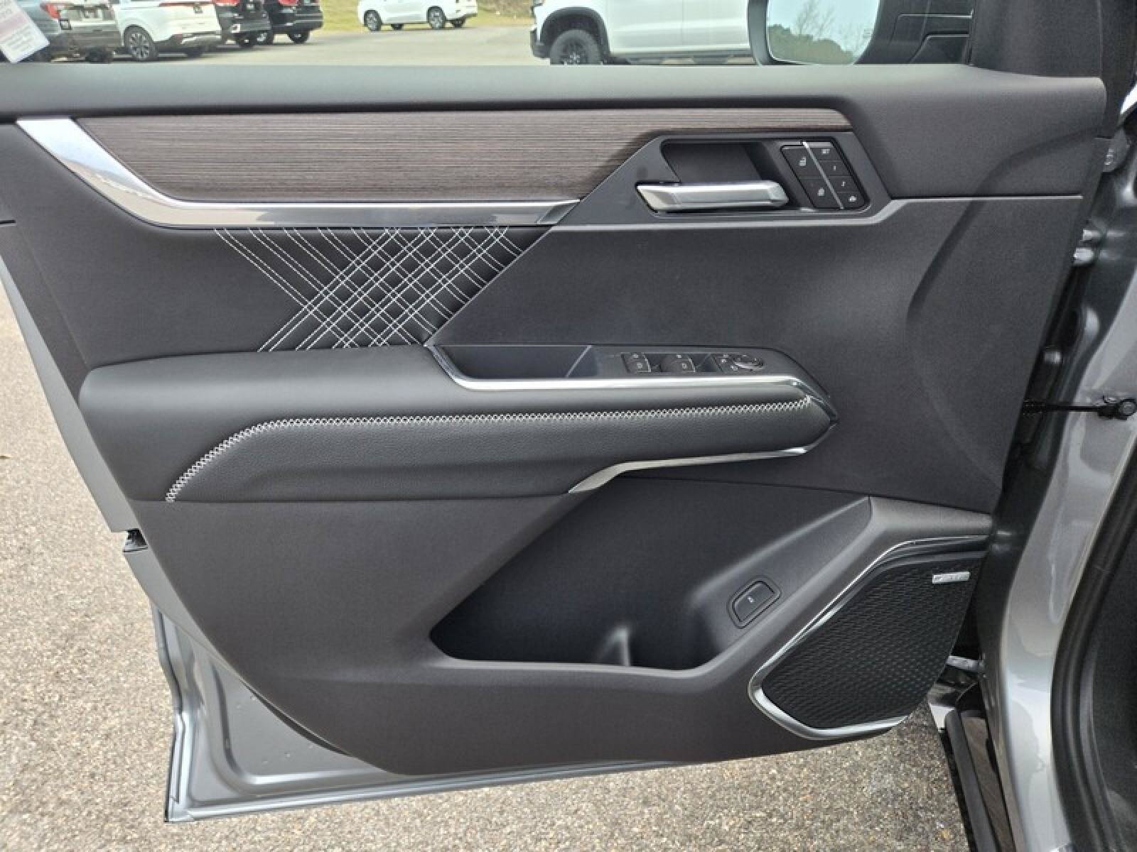 New 2026 GMC Acadia Denali w/ Super Cruise Package FWD image 25