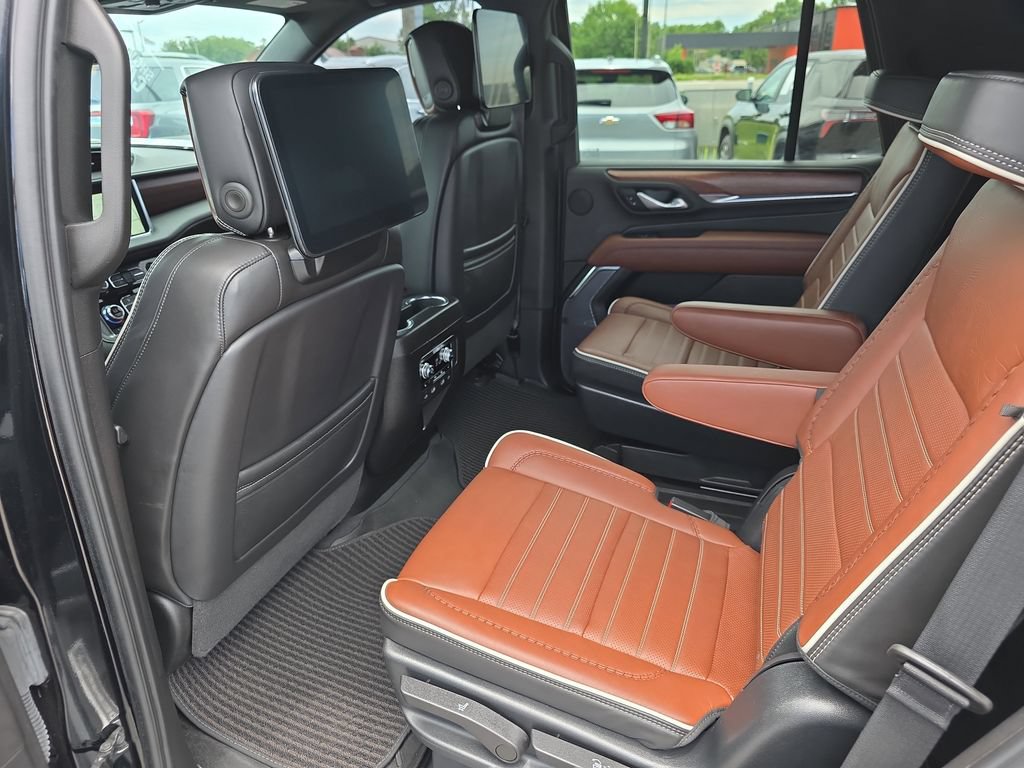 Used 2023 GMC Yukon Denali Ultimate AWD/4WD image 30
