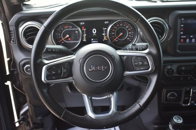 Used 2020 Jeep Wrangler Unlimited Sahara image 18