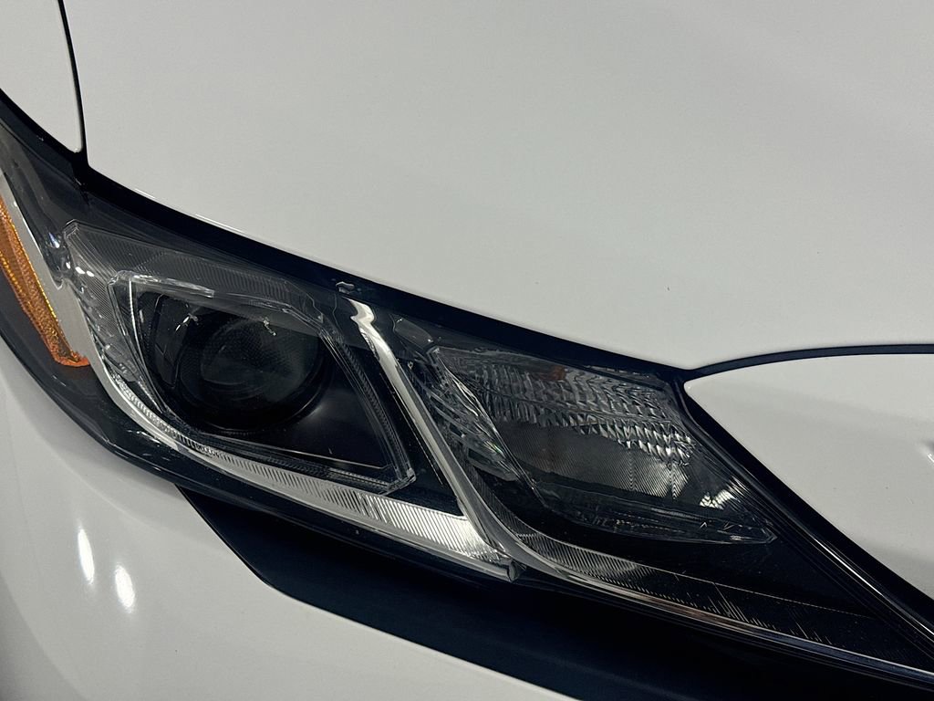 Used 2019 Toyota Camry SE image 34