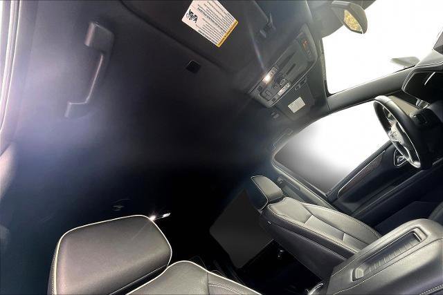 Used 2023 Chevrolet Suburban Premier image 28