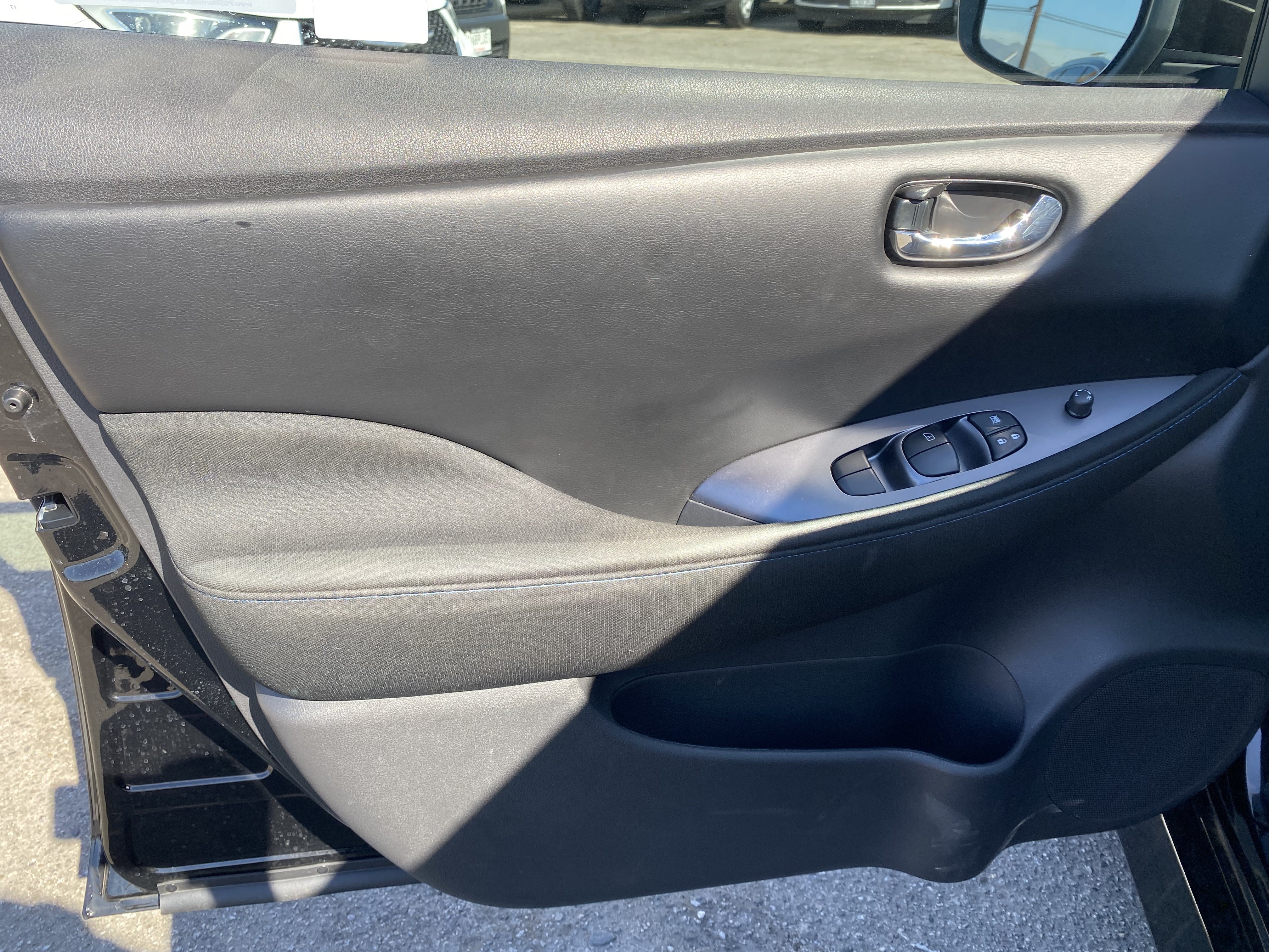 Used 2025 Nissan Leaf S FWD image 14
