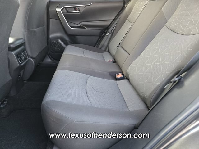 Used 2020 Toyota RAV4 XLE w/ Convenience Package FWD image 12
