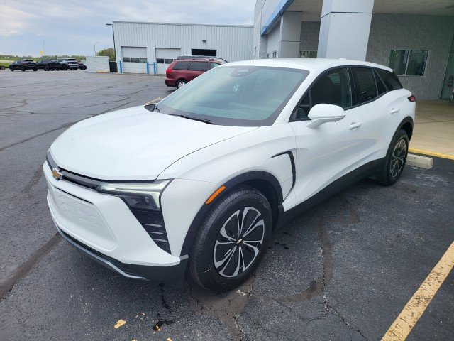 New 2026 Chevrolet Blazer EV LT AWD/4WD image 2