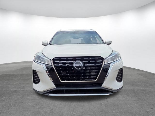 Used 2022 Nissan Kicks SV FWD image 2