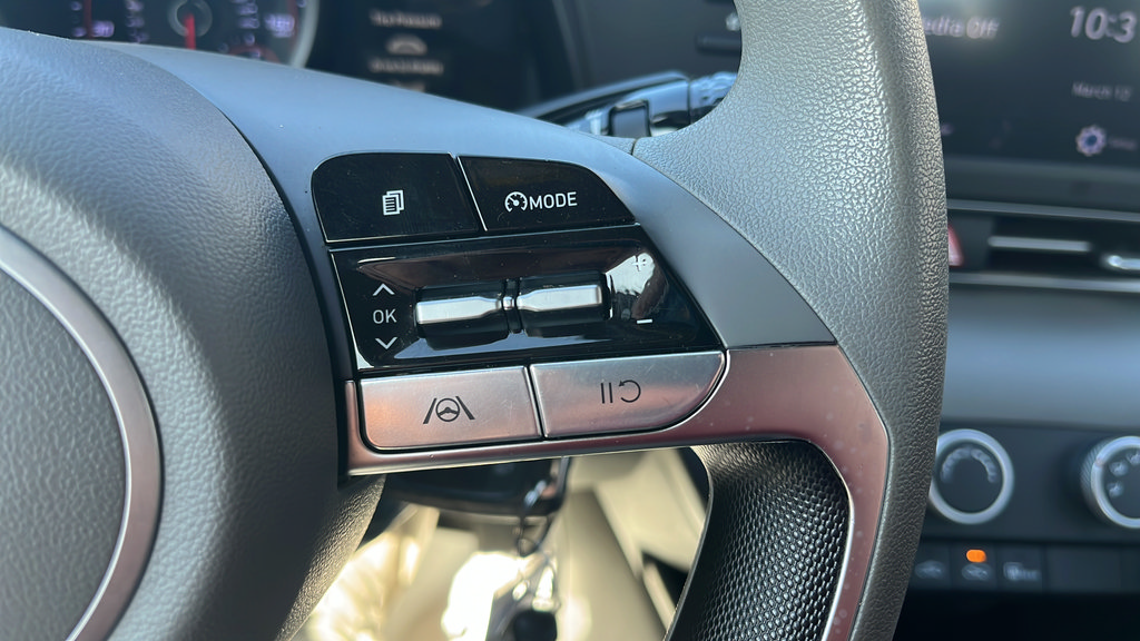 Used 2022 Hyundai Elantra SE w/ Preferred Accessory Package FWD image 27